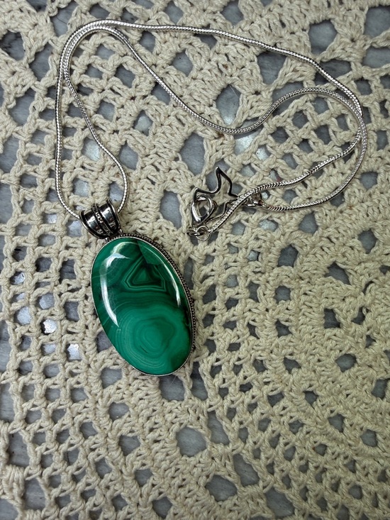 Jewelry - Green Malachite Oval Pendant Necklace - Women Jewelry